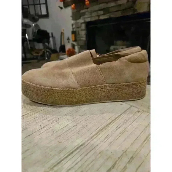 Vince Women's Beige  Suede Espadrille Slip-On Flats Size 8 Casual Chic - Picture 9 of 11
